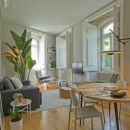 Update Urban Chic Flat In 19Th Century Building 2 Bedrooms & 2 Bathrooms & Ac Central Alfama District Lisboa Екстериор снимка