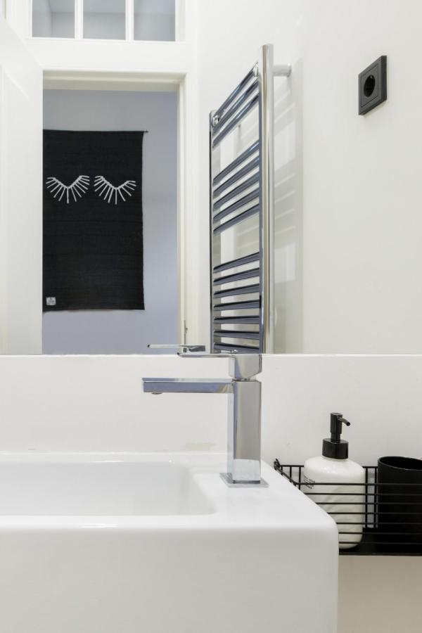 Update Urban Chic Flat In 19Th Century Building 2 Bedrooms & 2 Bathrooms & Ac Central Alfama District Lisboa Екстериор снимка