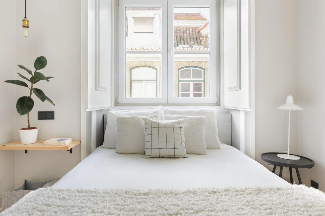 Update Urban Chic Flat In 19Th Century Building 2 Bedrooms & 2 Bathrooms & Ac Central Alfama District Lisboa Екстериор снимка