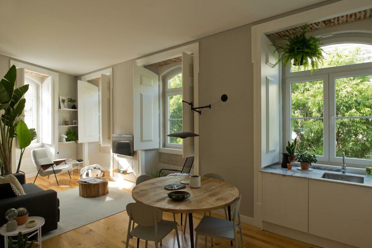 Update Urban Chic Flat In 19Th Century Building 2 Bedrooms & 2 Bathrooms & Ac Central Alfama District Lisboa Екстериор снимка