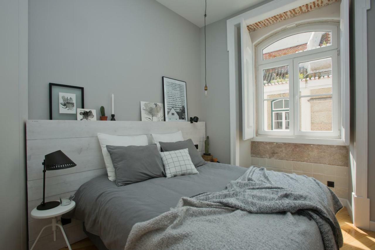 Update Urban Chic Flat In 19Th Century Building 2 Bedrooms & 2 Bathrooms & Ac Central Alfama District Lisboa Екстериор снимка