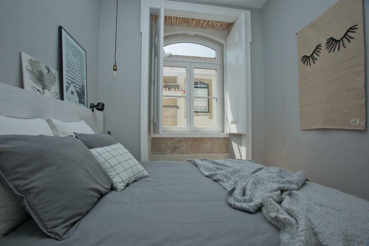 Update Urban Chic Flat In 19Th Century Building 2 Bedrooms & 2 Bathrooms & Ac Central Alfama District Lisboa Екстериор снимка