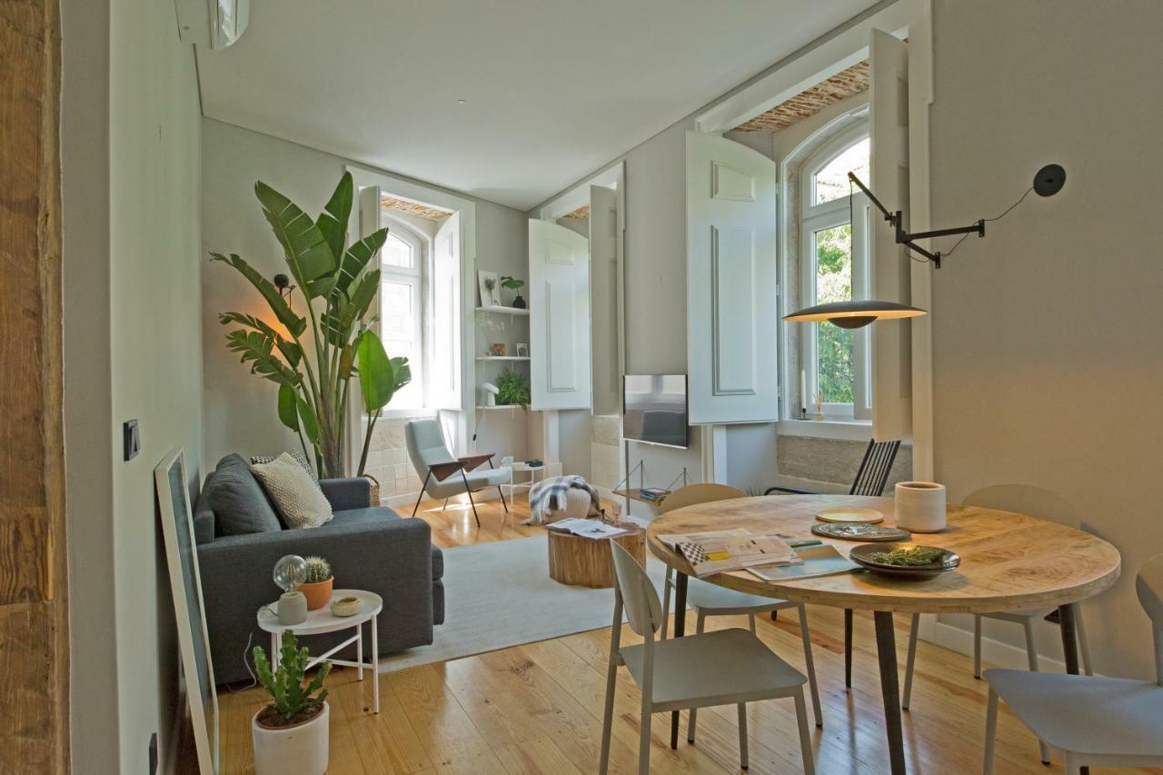 Update Urban Chic Flat In 19Th Century Building 2 Bedrooms & 2 Bathrooms & Ac Central Alfama District Lisboa Екстериор снимка