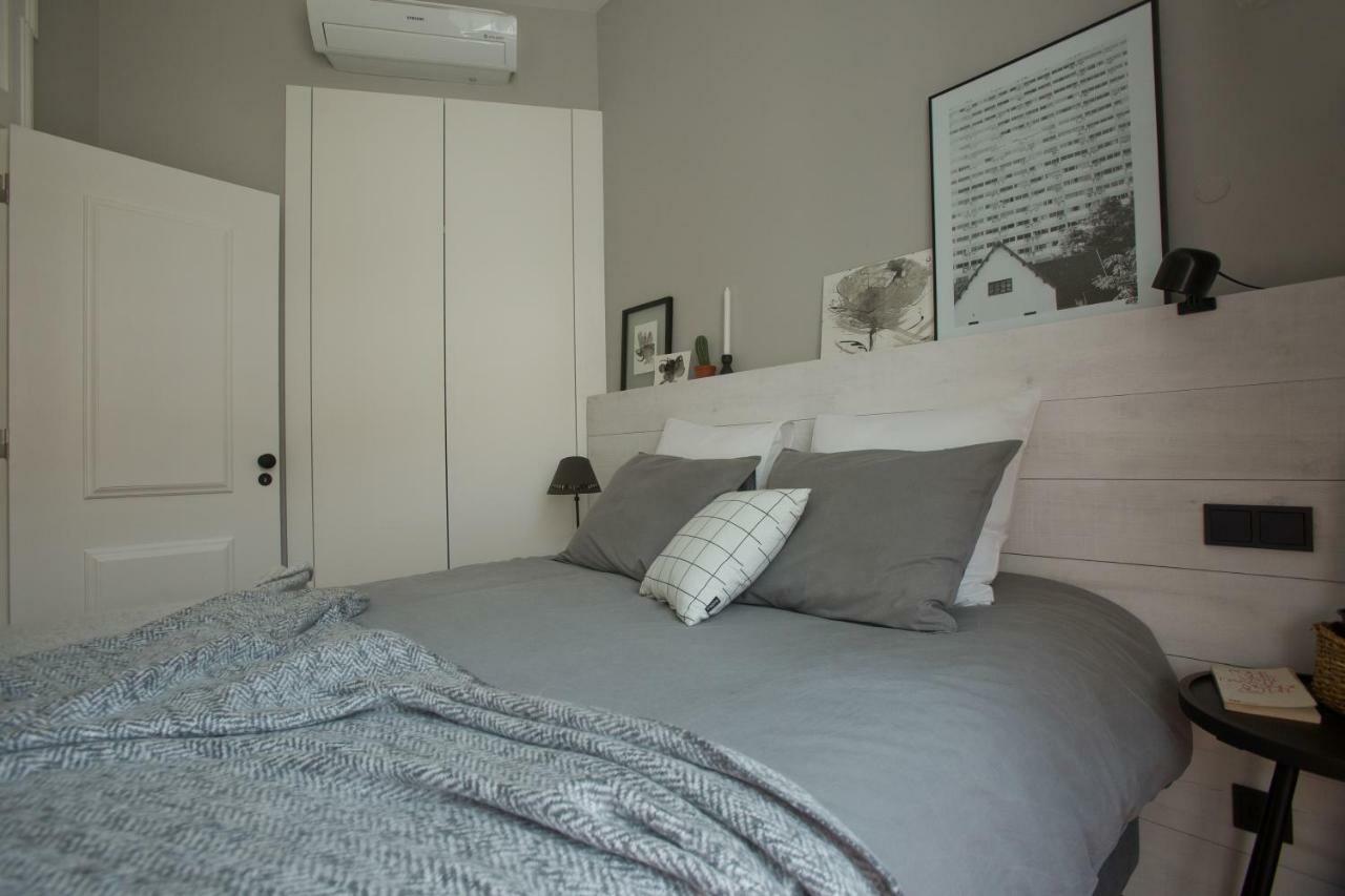 Update Urban Chic Flat In 19Th Century Building 2 Bedrooms & 2 Bathrooms & Ac Central Alfama District Lisboa Екстериор снимка