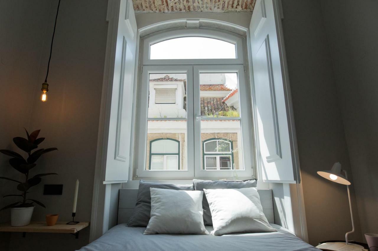 Update Urban Chic Flat In 19Th Century Building 2 Bedrooms & 2 Bathrooms & Ac Central Alfama District Lisboa Екстериор снимка
